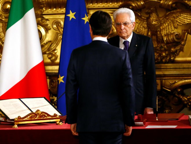 Predsednik republike Sergio Mattarella naj bi se po jutrišnjem sestanku s Ficom odločil, kako naprej. FOTO: Tony Gentile/Reuters