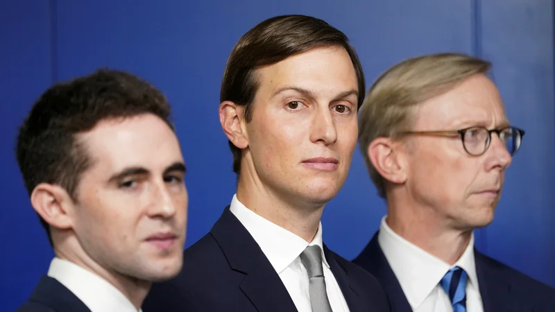 Fotografija: Mož hčere bivšega ameriškega predsednika Jared Kushner je med kandidati za Nobelovo nagrado za mir. FOTO: Kevin Lamarque/Reuters