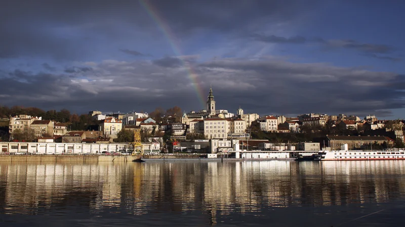 Fotografija: Slovenija se oddaljuje od veljavne strategije slovenske zunanje politike, v kateri je zapisano, da bo »nadgradila svojo prisotnost na Zahodnem Balkanu«. FOTO: Marko Djurica/Reuters