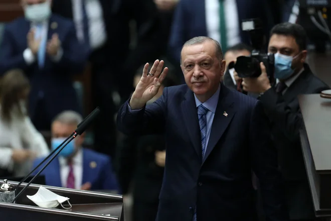 Turški predsednik <strong>Recep Tayyip Erdoğan</strong> je pobudnik sodelovanja šestih držav v regiji. FOTO: AFP