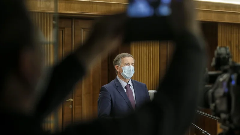 Fotografija: Ko se bodo Desusovi poslanci izrekli, bo Janez Janša predlagal novega ministra za zdravje. FOTO: Blaž Samec/Delo