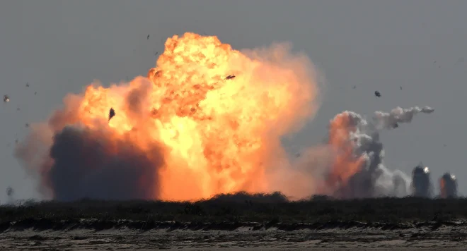 Starship znova ni uspešno pristal. FOTO: Gene Blevins Reuters
