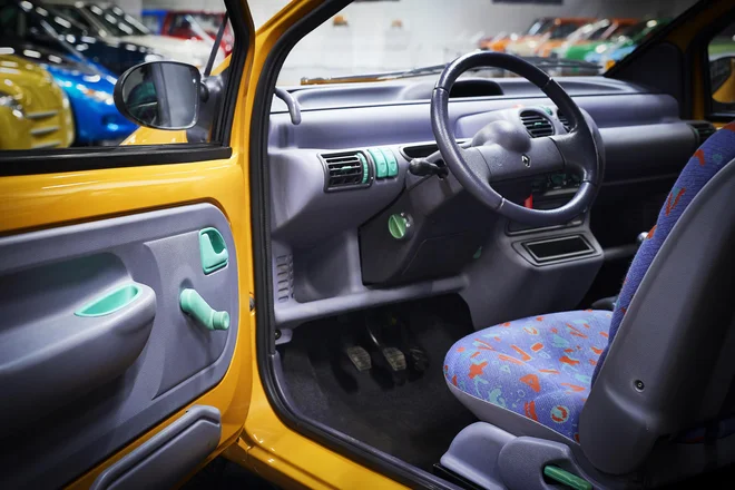Notranjost prvega twinga je bila zelo izvirna. FOTO: Renault