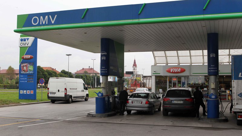 Fotografija: OMV je drugi največji ponudnik naftnih derivatov v Sloveniji.  FOTO: Igor Mali/Delo