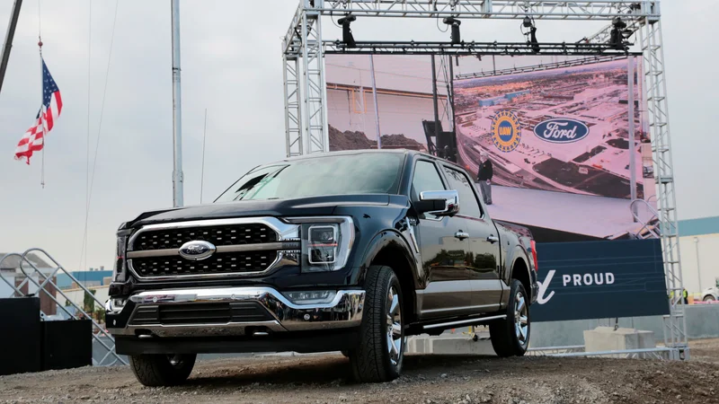 Fotografija: Fordov veliki poltovornjak F 150 je že vrsto let ameriški prodajni prvak.
Foto Rebecca Cook/Reuters