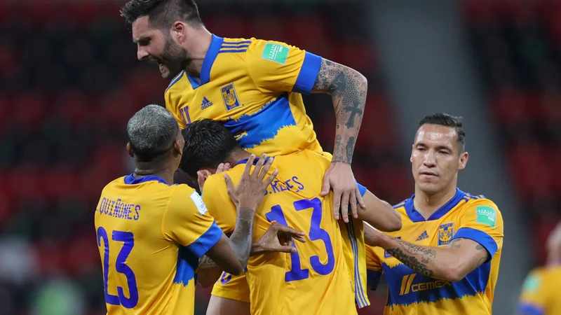 Fotografija: Francoz Andre-Pierre Gignac (na sredini) je zabil oba gola za Tigres. FOTO: Karim Jaafar/AFP