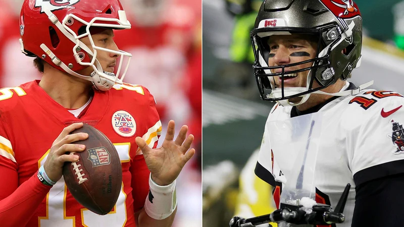 Fotografija: Patrick Mahomes (levo) in Tom Brady bi bila težko bolj različna podajalca. FOTO: Stacy Revere/AFP
