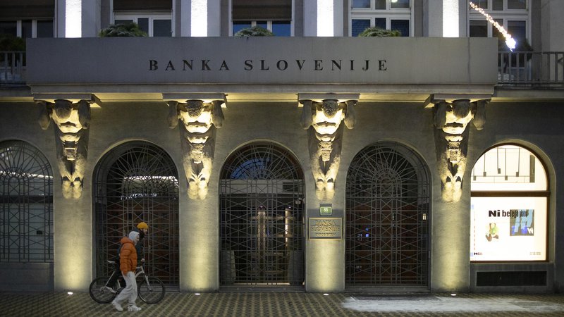 Fotografija: Banke čaka zahtevno leto 2021, kreditna tveganja bodo na preizkušnji, opozarja Banka Slovenije. FOTO: Jože Suhadolnik/Delo