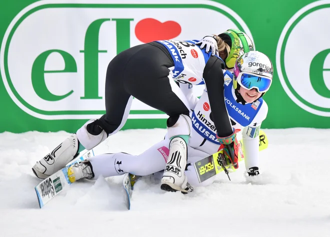 Veselju slovenskih junakinj ni bilo konca. FOTO: Barbara Gindl/AFP