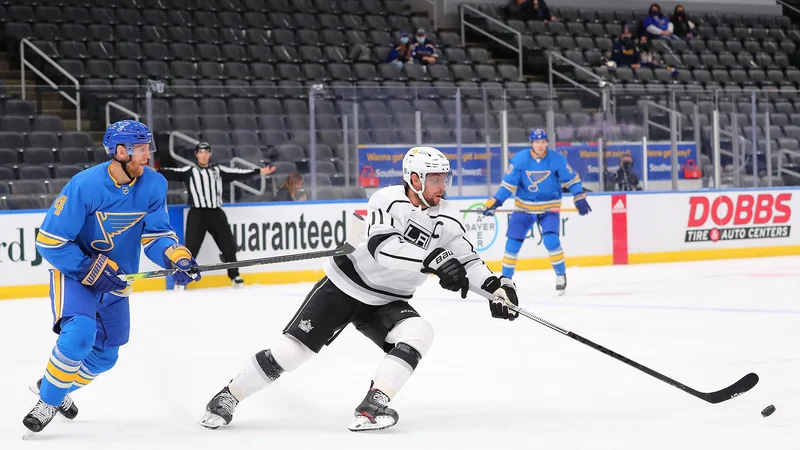 Fotografija: Anže Kopitar je z 12 asistencami na petem mestu lige NHL. FOTO: Dilip Vishwanat/AFP