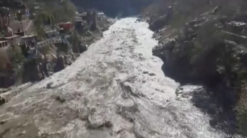 Fotografija: Poplave v kraju Chamoli, Uttarakhand. FOTO:  ANI/Reuters