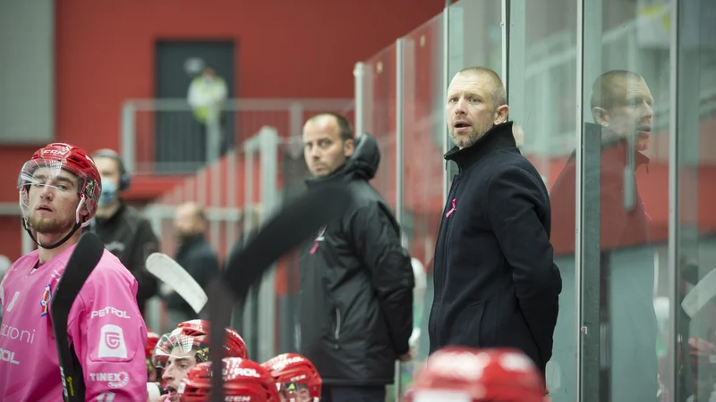 Fotografija: Moštvo Mitje Šivica je z deseto zaporedno zmago potrdilo izjemno formo. FOTO: Foto: Jure Eržen/Delo