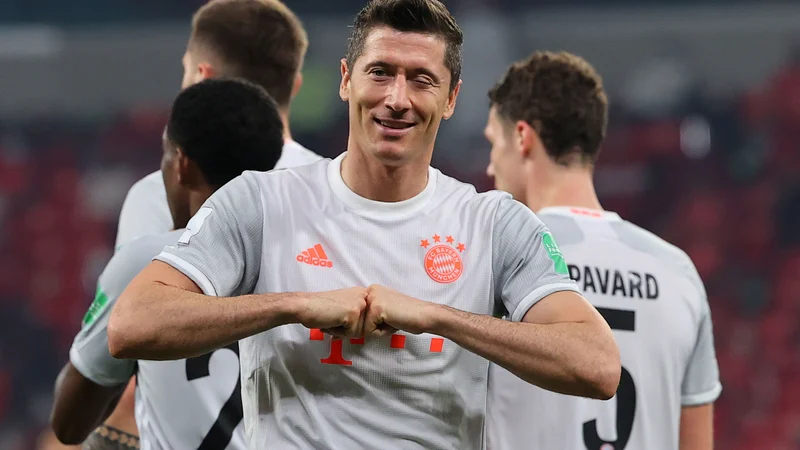 Fotografija: Robert Lewandowski je prispeval levji delež k uvrstitvi Bayerna v veliki finale klubskega svetovnega prvenstva v Katarju. FOTO: Karim Jaafar/AFP
