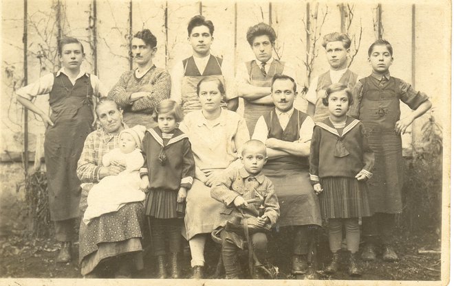 Družina Levovnik leta 1931.