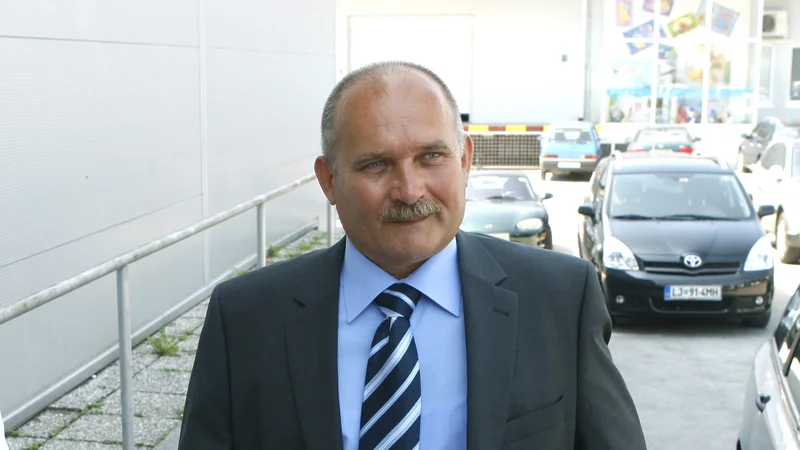Fotografija: Doktor pravnih znanosti in diplomirani inženir kmetijstva Božo Predalič je iz vrst SDS. FOTO: Blaž Samec/Delo