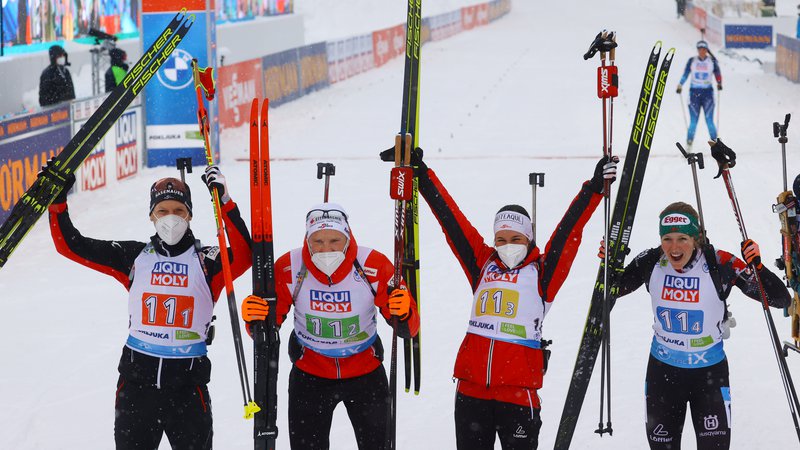 Fotografija: Člani srebrne avstrijske reprezentance (z leve): David Komatz, Simon Eder, Dunja Zdouc in Lisa Theresa Hauser. FOTO: Borut Zivulovic/Reuters