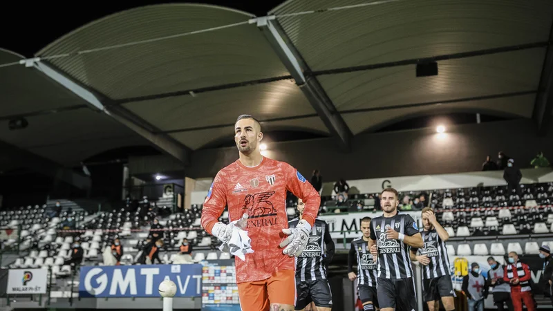 Fotografija: Nogometaši Mure so že plačali davke za težave okužbo z viurusom sars-cov-2, saj so v Fazaneriji izgubili pomembni dvet očki v obju za prvaka. FOTO: Jure Banfi/Sobotainfo