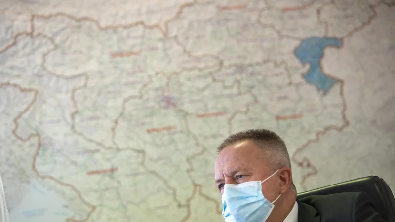 Fotografija: »Izdaja« SMC ni v tem, da se je odločila za vstop v desno vlado, temveč da ne ve, katere vrednote ali interese v njej pravzaprav zastopa – razen osebnih interesov njenih ministrov in poslancev. FOTO: Voranc Vogel