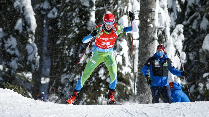 Fotografija: Miha Dovžan (v ozadju trener Uroš Velepec) je edini Slovenec doslej na prvenstvu z lepo oceno. Foto Matej Družnik