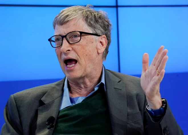 Bill Gates opozarja, da bo za odpravo podnebne krize treba spodbujati inovacije in finančno obremeniti onesnaževalce. FOTO: Denis Balibouse/Reuters