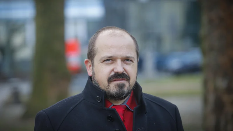 Janez Poklukar, kandidat NSi in premiera Janeza Janše za ministra za zdravje, bo danes v parlamentu predstavil svoje namere. FOTO: Jože Suhadolnik/Delo