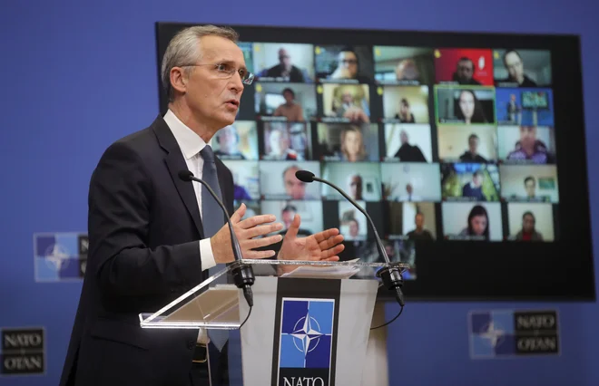 »Nobena zaveznica ne želi ostati v Afganistanu dlje, kot je nujno, a ne bodo odšle, preden bo primerno,« je opozoril generalni sekretar Nata Jens Stoltenberg. FOTO: Olivier Hoslet/AFP