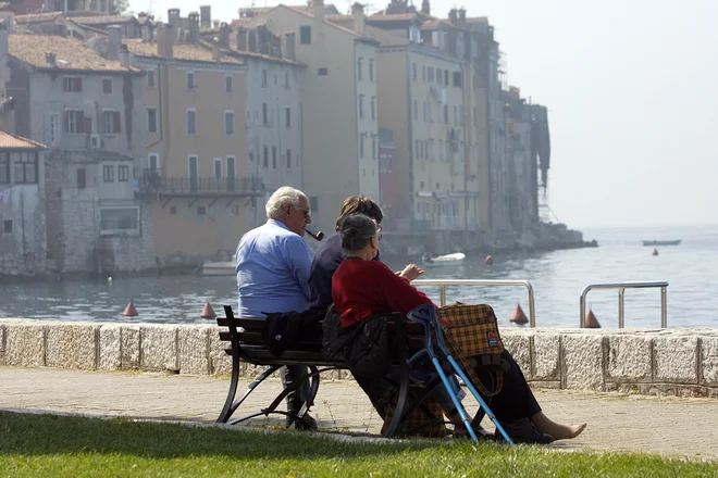 V istrski županiji imajo najboljše epidemiološke razmere na Hrvaškem. Na fotografiji Rovinj. FOTO: Mavric Pivk/Delo 