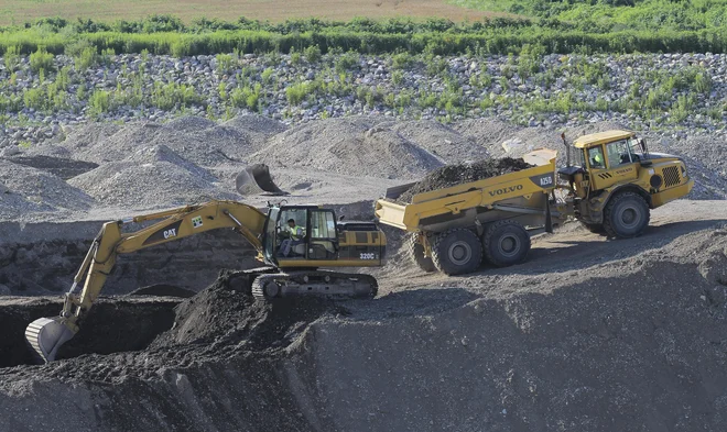 V programu je tudi zadnja v verigi hidroelektrarn na Savi. FOTO: Jože Suhadolnik/Delo