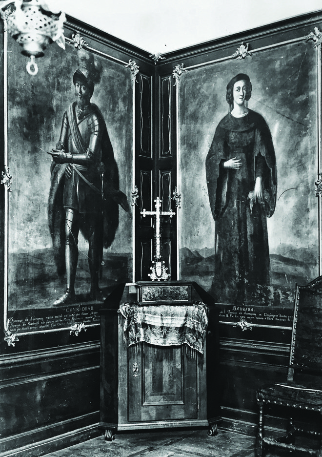 Predsoba v gradu Turjak s portretoma Konrada II. in njegove matere Barbare na fotografiji iz obdobja med obema vojnama Foto Hrani družina Auersperg, Reideben