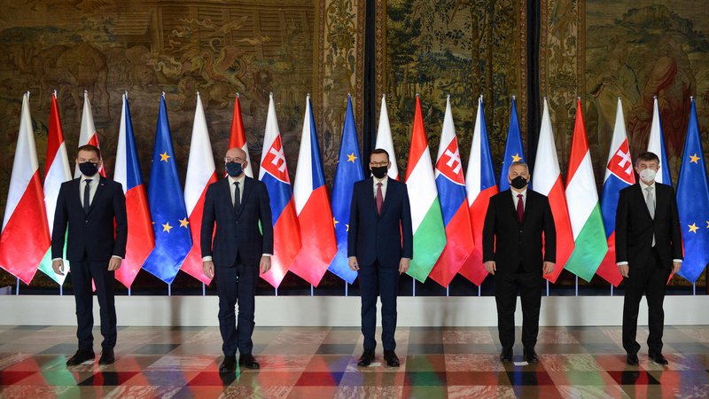 Fotografija: Predsednikom vlad Slovaške, Poljske, Madžarske in Češke se je v Krakovu pridružil tudi predsednik evropskega sveta Charles Michel. FOTO: Bartosz Siedlik/Afp