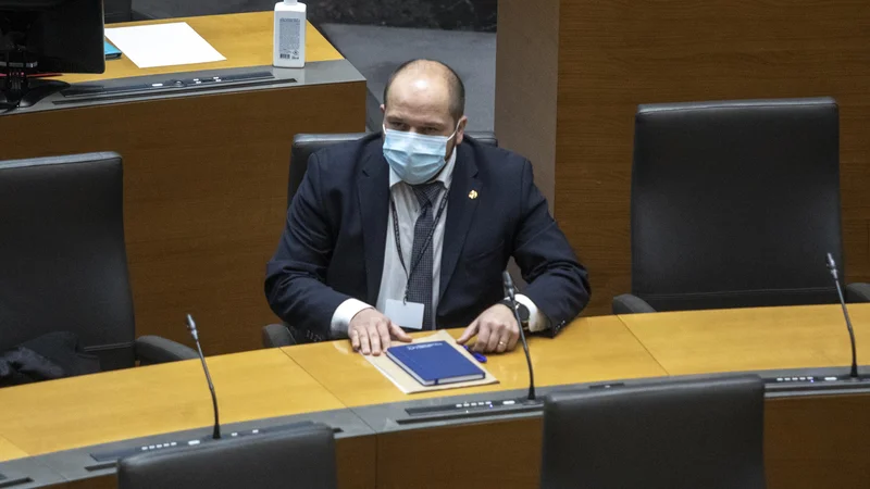Fotografija: Kandidat za ministra za zdravje Janez Poklukar se je danes predstavil v državnem zboru. FOTO: Voranc Vogel/Delo
