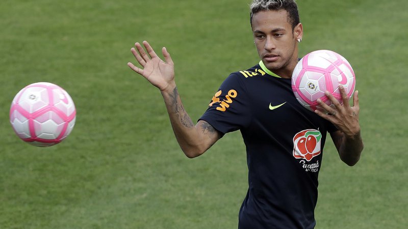 Fotografija: Neymar si žeki otroka v sebi ohraniti, vendar ne na igrišču. Foto: Andre Penner/Ap