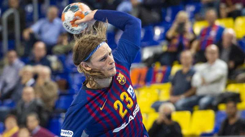 Fotografija: Jure Dolenec v Barceloni nosi dres s številko 23, ki je bila dolgo zaščitni znak Uroša Zormana. FOTO: Barca Lassa