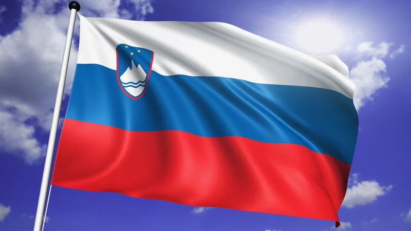 Fotografija: Kaže, da se zgodba o zaljubljenem odpuščenem nigerijskem nogometašu ni dogajala v Sloveniji. FOTO: Shutterstock