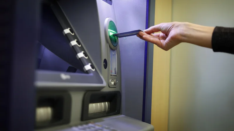 Fotografija: Načela za odgovorno bančništvo določajo vlogo in odgovornost bank pri oblikovanju trajnostne prihodnosti. FOTO: Leon Vidic / Delo