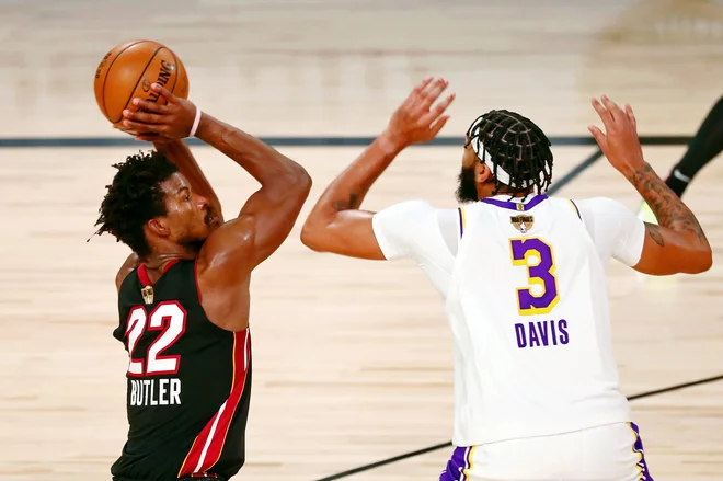 Miami je tokrat rešil JImmy Butler. FOTO: Kim Klement, Usa Today Sports
