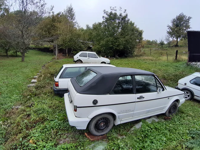Še pred nekaj meseci se je Blaž Zidar vozil s tem golfom, oldtimerjem.