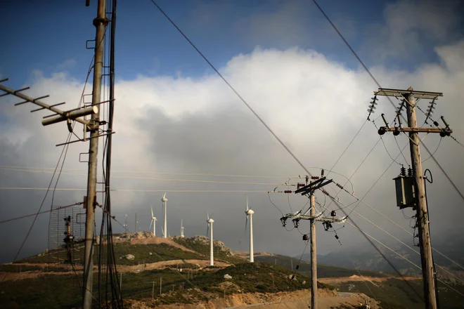 Poraba električne energije se je v primerjavi s prejšnjim mesecem povečala za 5 odstotkov. FOTO: Delo