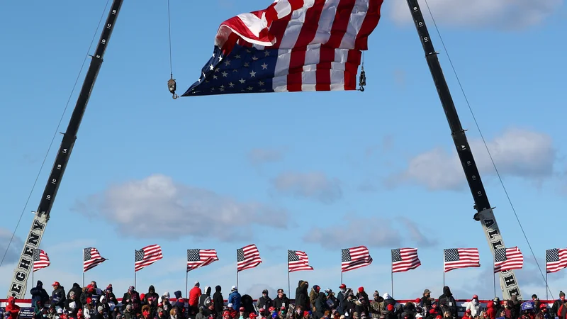 Fotografija: Borzni komentar. FOTO: REUTERS/Tom Brenner