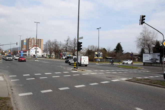 Križišče, v katerem je povzročil smrtno prometno nesrečo. FOTO: IGOR MALI