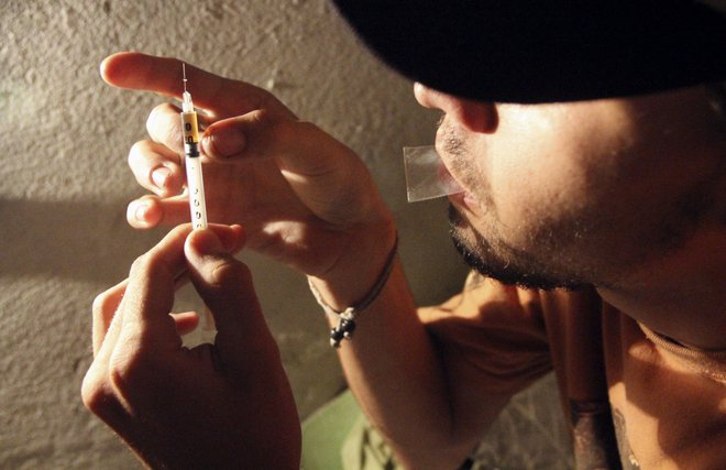 V najmanjši meri je upadla uporaba heroina. FOTO: REUTERS/Albeiro Lopera