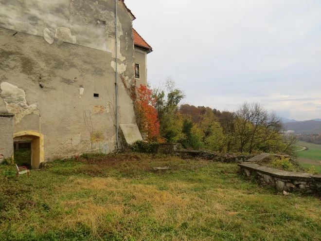 Haloze, grad Borl. FOTO: Franc Milošič