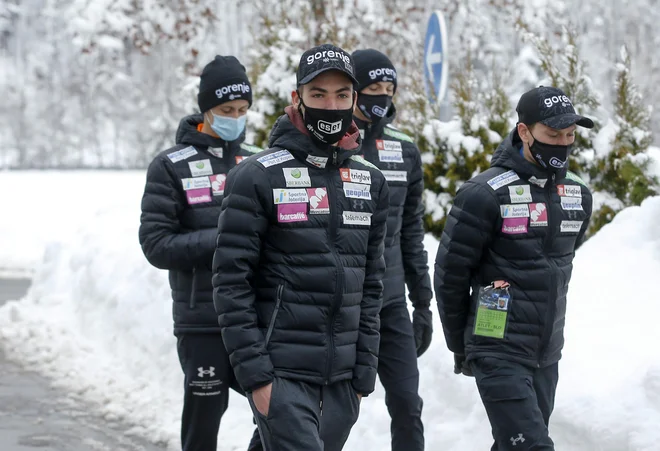 Timi Zajc (v ospredju) je bil v prejšnji sezoni drugi najboljši letalec na smučeh na svetu. FOTO: Matej Družnik