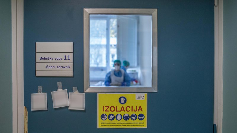 Fotografija: Boj s koronavirusom v UKC Ljubljana. FOTO: Matej Povše, UKC Ljubljana