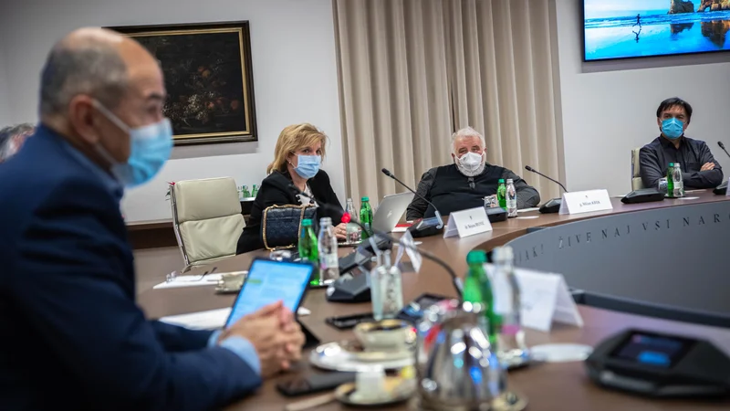 Fotografija: Vlada je zasedala na Brdu pri Kranju. FOTO: Twitter, vlada