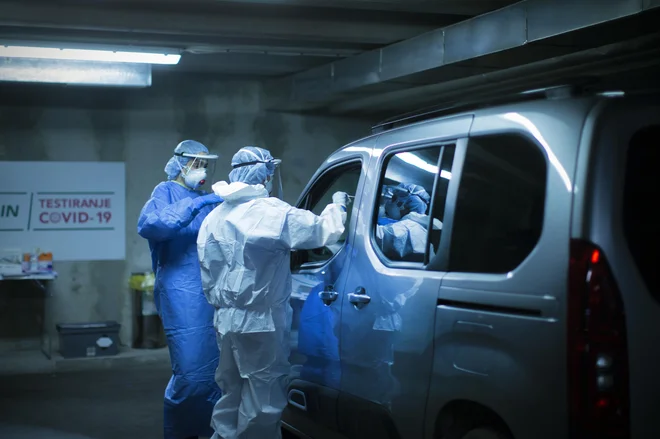 Testiranje na koronavirus v Sloveniji. FOTO: Jure Eržen, Delo