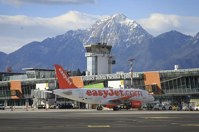 Povezavo z Berlinom je EasyJet prekinil že med spomladanskim valom pandemije. Poleti je sledila ponovna vzpostavitev, zdaj pa je odločitev dokončna. FOTO: Vidic Leon/Delo