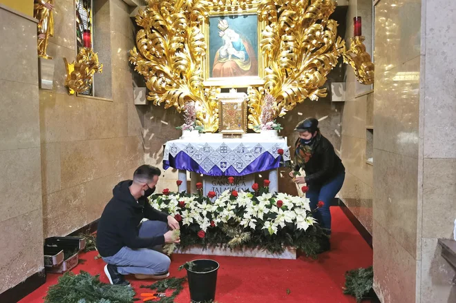 Sabina in Peter pri prikazu predlagane krasitve osrednje bazilike v Vatikanu FOTOGRAFIJE: Osebni Arhiv