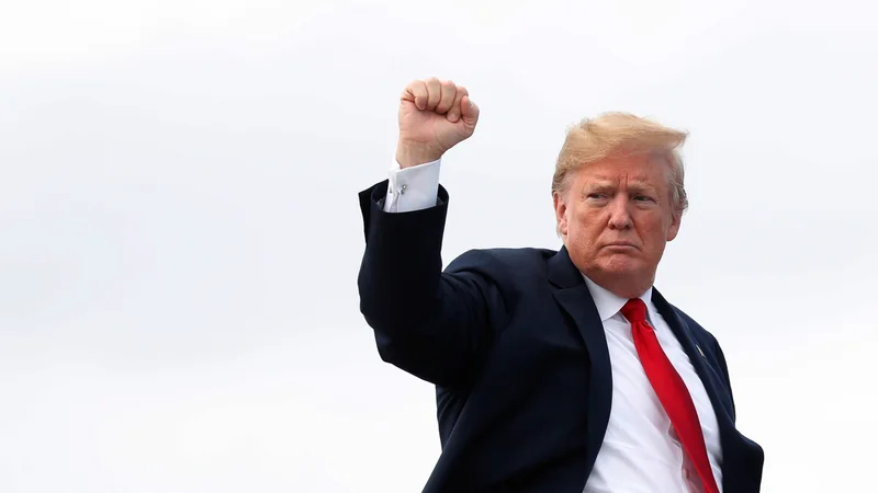 Trumpu so blokirali račune na spletnih omrežjih. FOTO: Kevin Lamarque, Reuters