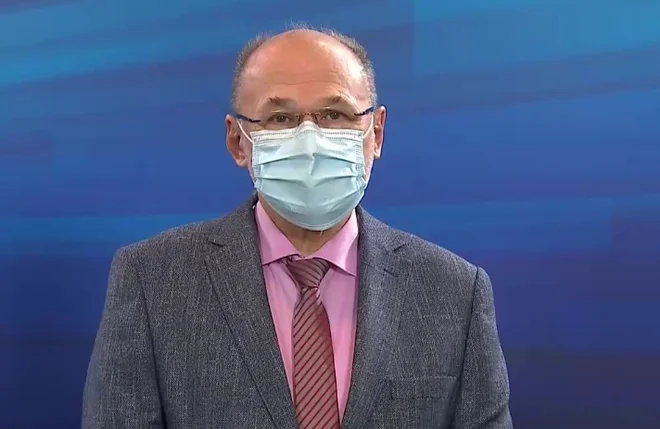 Jelko Kacin je poudaril, da epidemiološke razmere še niso dovolj dobre za sproščanje ukrepov. FOTO: RTV Slovenija, posnetek zaslona